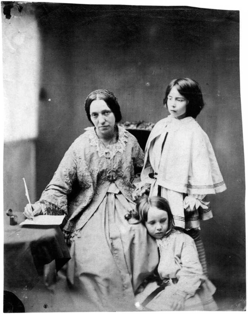 800px-Julia_Margaret_Cameron_and_Her_Sons_Henry_and_Charles,_about_1858,_Unknown_photographer