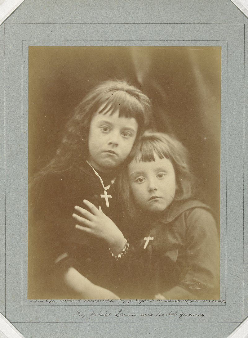 Portret_van_Laura_en_Rachel_Gurney_My_Nieces_Laura_and_Rachel_Gurney_(titel_op_object),_RP-F-F80053